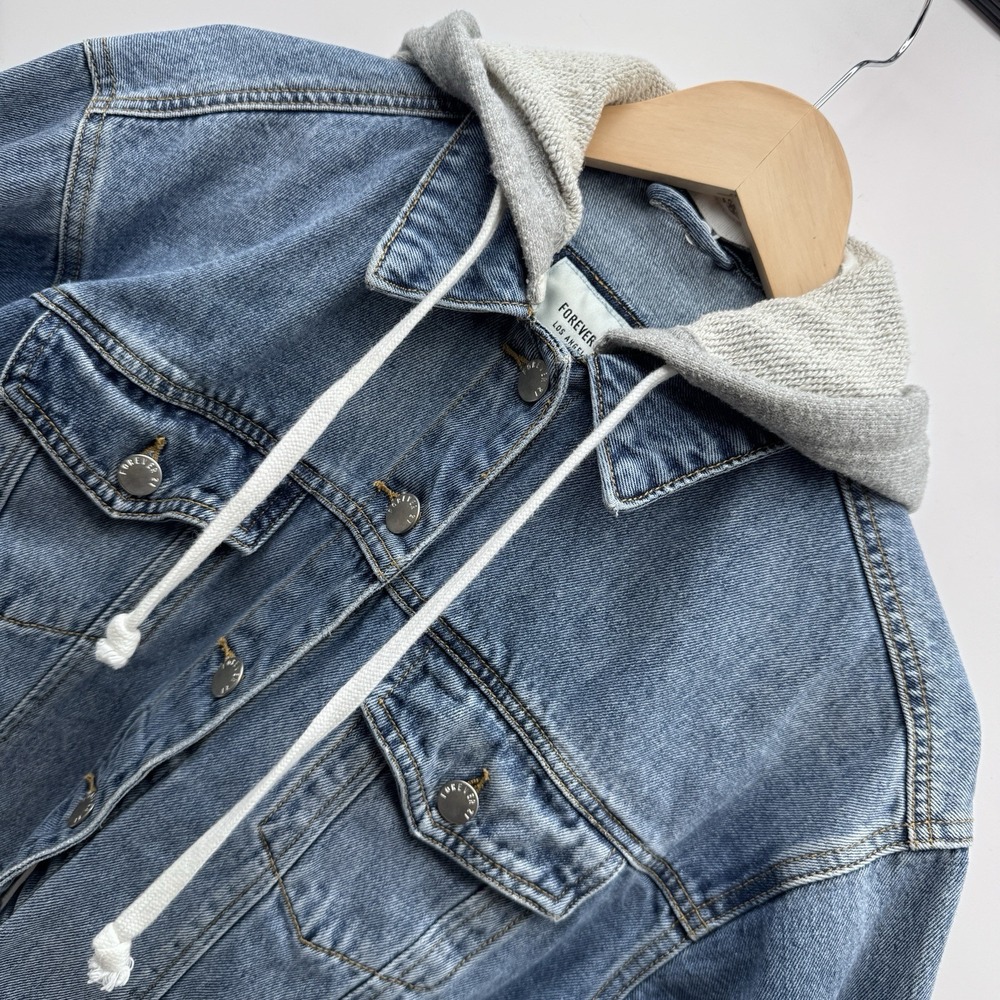 Forever 21 Hooded Denim Jacket Womens Small S Cropped Raw Hem Blue Jean Trucker